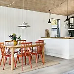 Find Peace In Cosiest Setting With Sea Glimpse