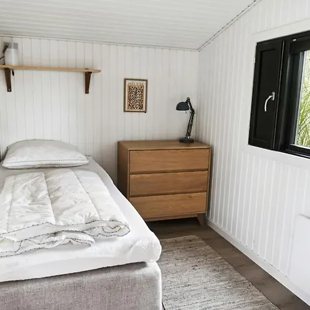 Find Peace In Cosiest Setting With Sea Glimpse *