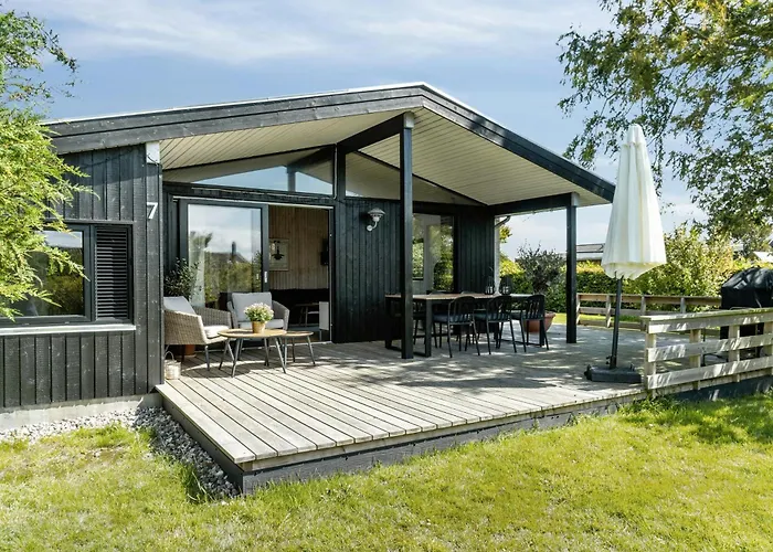 Find Peace In Cosiest Setting With Sea Glimpse Сasa de vacaciones Assens