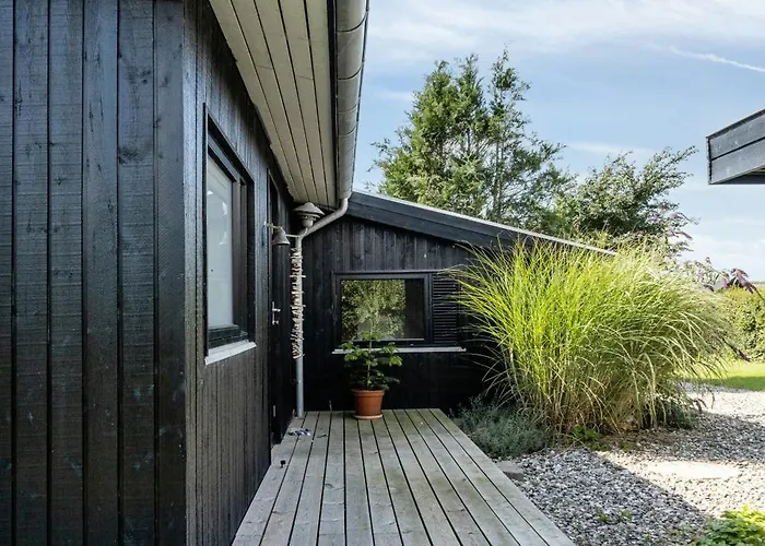 Find Peace In Cosiest Setting With Sea Glimpse *