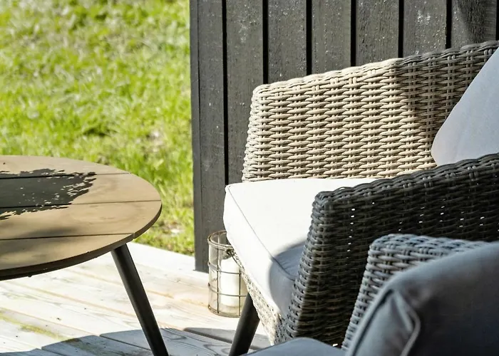 Find Peace In Cosiest Setting With Sea Glimpse * Assens