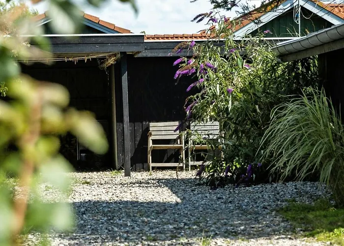 Find Peace In Cosiest Setting With Sea Glimpse