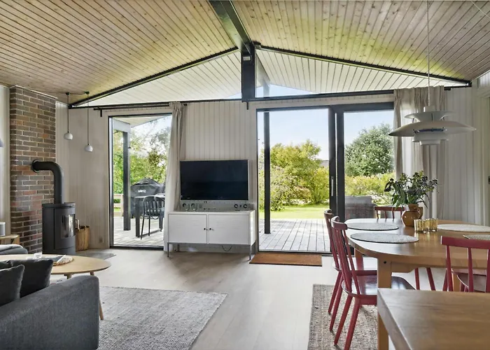 Find Peace In Cosiest Setting With Sea Glimpse Assens