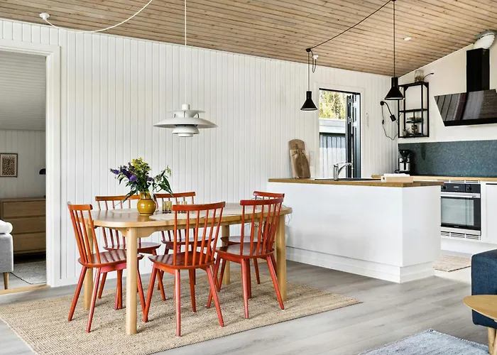 Find Peace In Cosiest Setting With Sea Glimpse