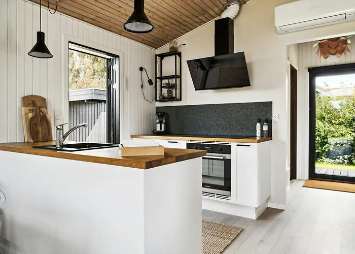 Find Peace In Cosiest Setting With Sea Glimpse Сasa de vacaciones *