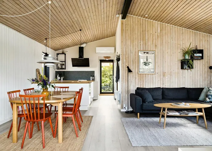 Сasa de vacaciones Find Peace In Cosiest Setting With Sea Glimpse Assens